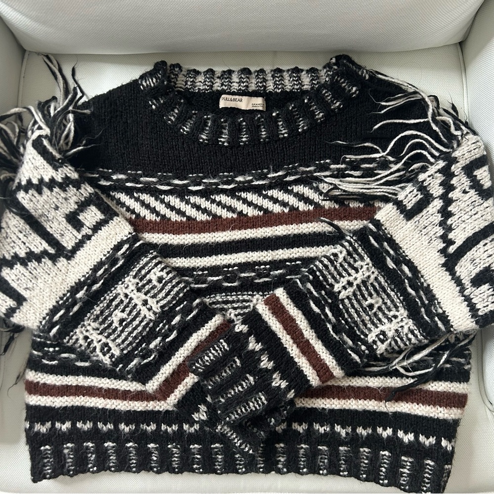 Pull & Bear Fringe Cropped Sweater